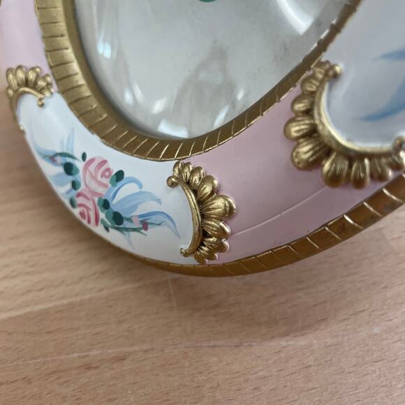 Hand-Painted Oval Floral Picture Frame by Two’s Company – 3.5 x 5 - Picture 5 of 8